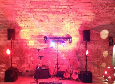 Gitman One Man Band. Livemusik auf einer Hochzeitsfeier in Basel